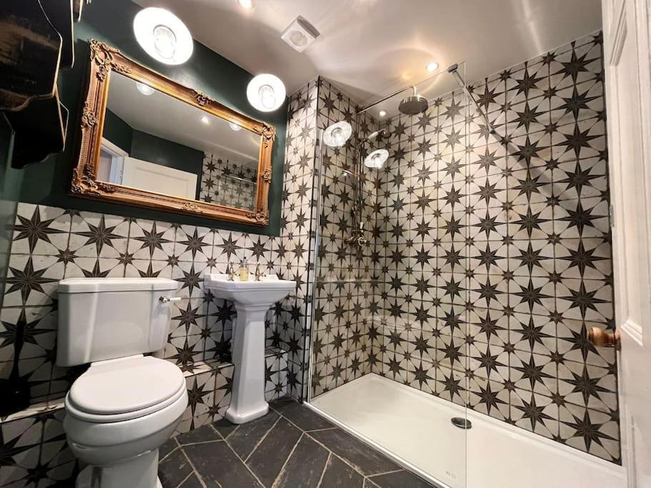Blue Anchor House - Seaview, Hot Tub Apartments Bagian luar foto