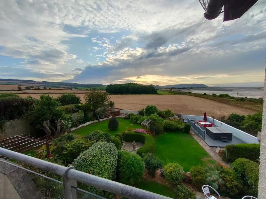 Blue Anchor House - Seaview, Hot Tub Apartments Bagian luar foto