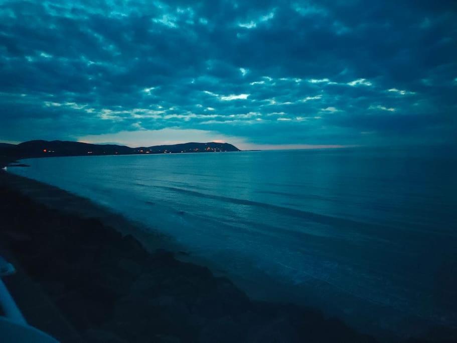 Blue Anchor House - Seaview, Hot Tub Apartments Bagian luar foto