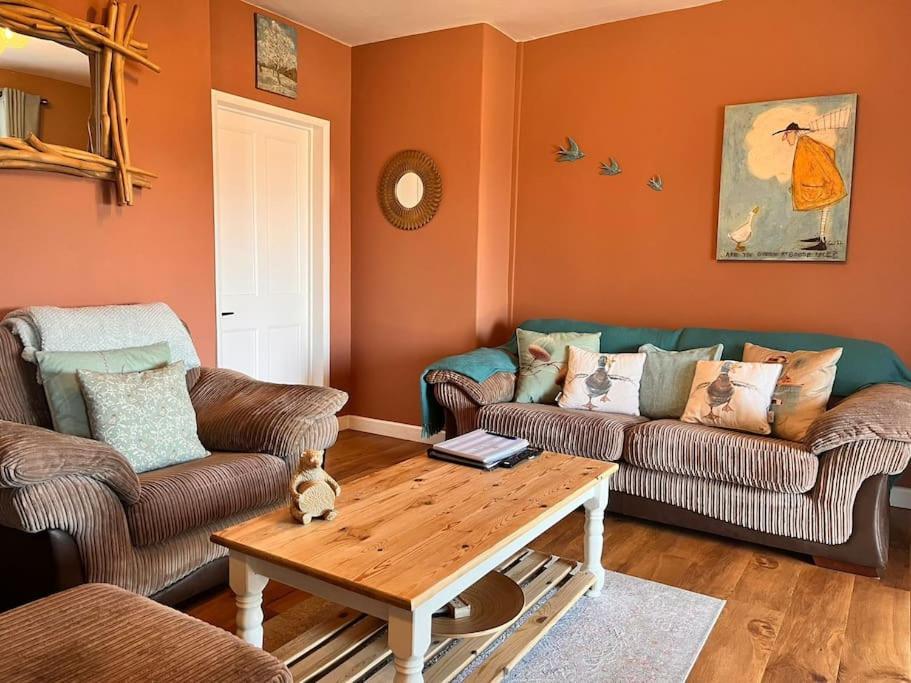 Blue Anchor House - Seaview, Hot Tub Apartments Bagian luar foto