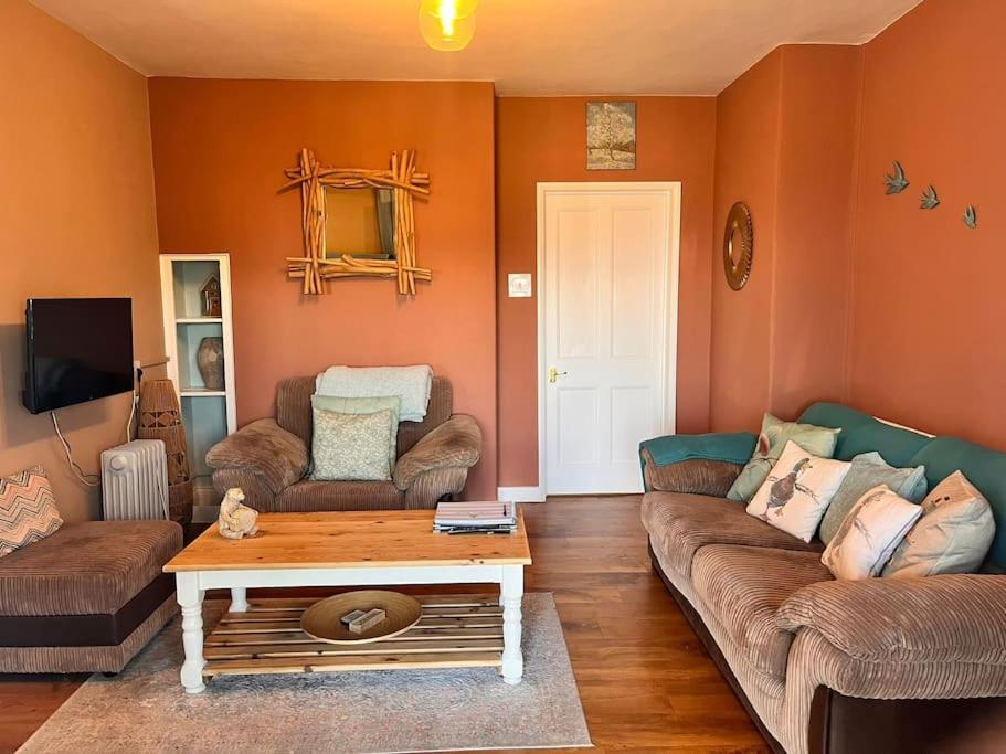 Blue Anchor House - Seaview, Hot Tub Apartments Bagian luar foto