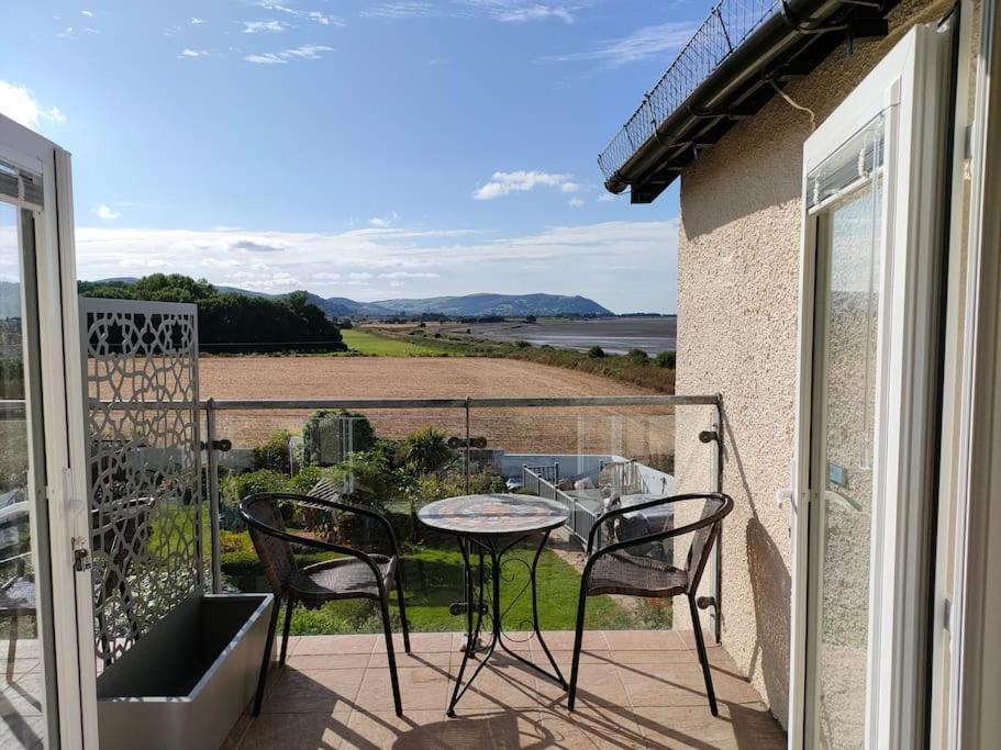 Blue Anchor House - Seaview, Hot Tub Apartments Bagian luar foto