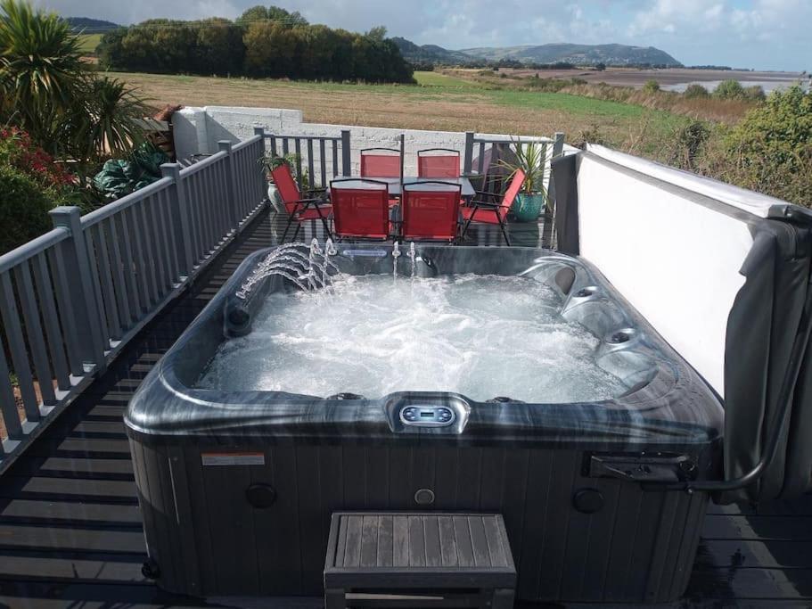 Blue Anchor House - Seaview, Hot Tub Apartments Bagian luar foto