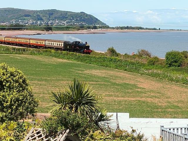 Blue Anchor House - Seaview, Hot Tub Apartments Bagian luar foto
